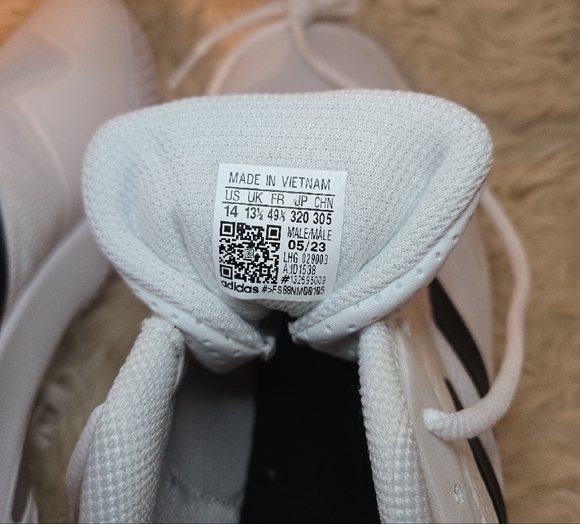 Adidas White and Black Athletic Shoes - Picture 5 of 9